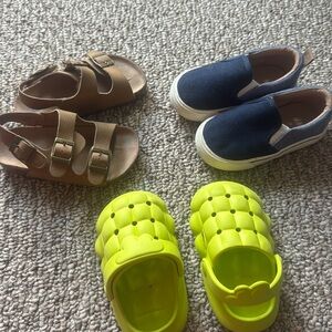 3 pairs of baby shoes
